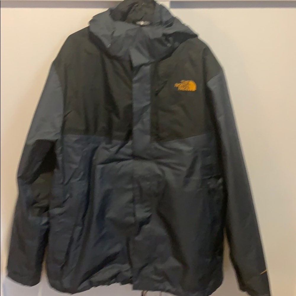 Men’s North Face jacket